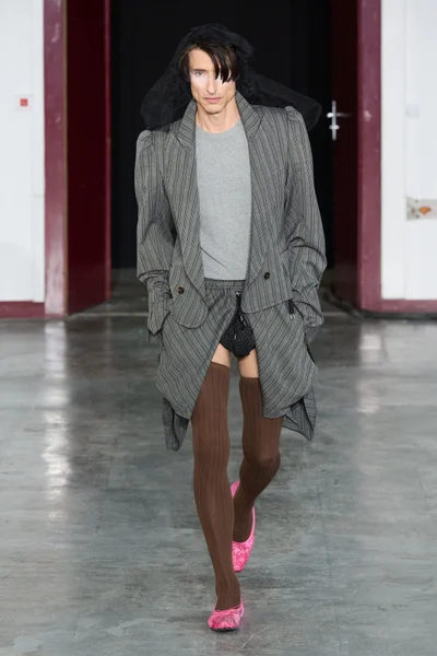 Look 27